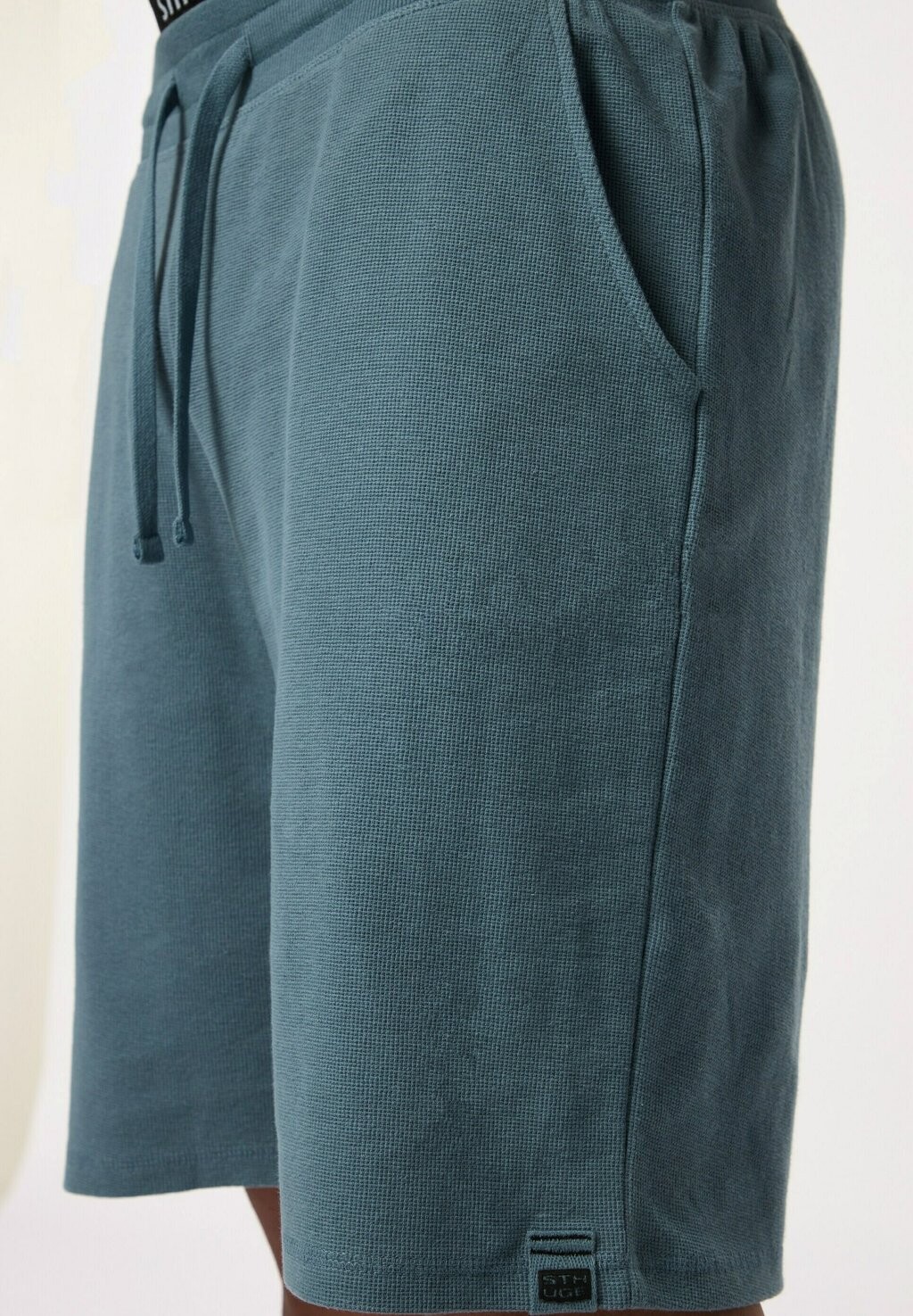 Шорты$ STHUGE, серо-голубой
Шорты$ STHUGE, серо-голубой