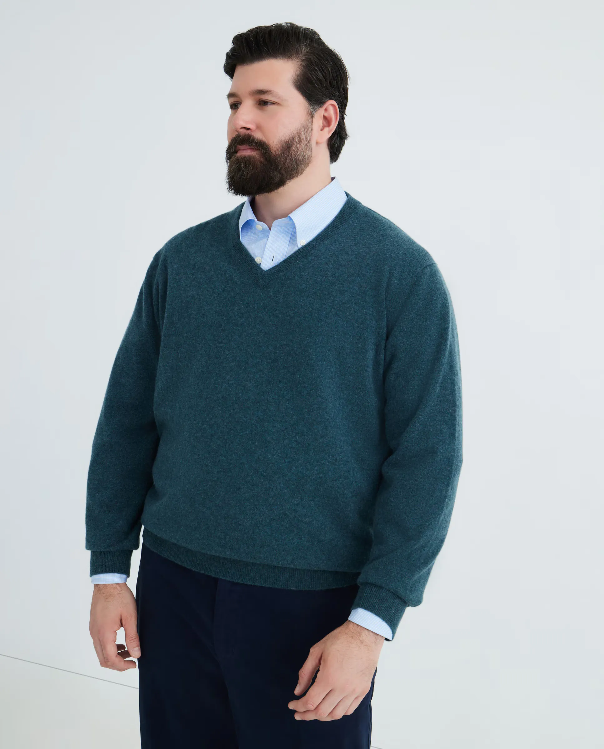 Джемпер мужской с V-образным вырезом гладкий кашемир большие размеры Emidio Tucci, зеленый
Джемпер мужской с V-образным вырезом гладкий кашемир большие размеры Emidio Tucci, зеленый