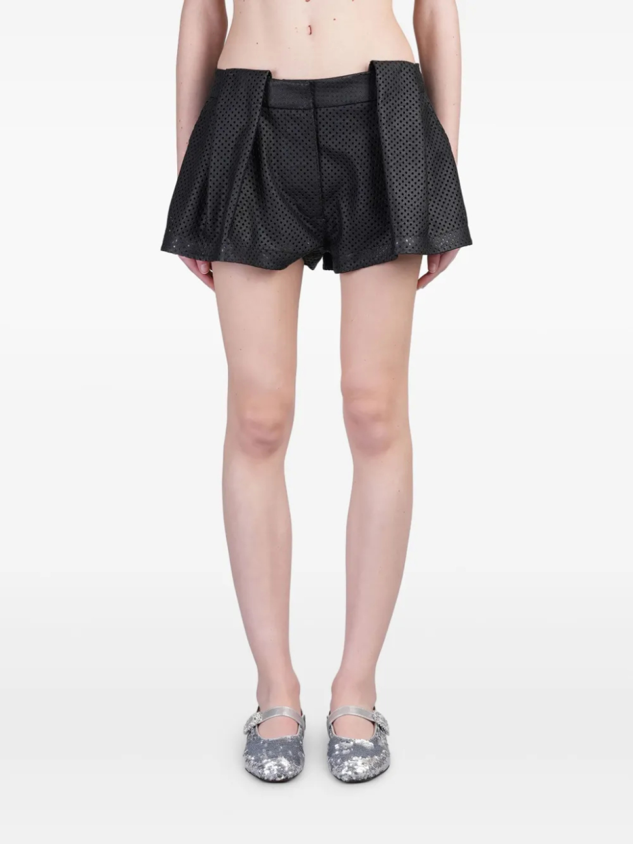 Мини-шорты с перфорацией Stella McCartney, черный
Мини-шорты с перфорацией Stella McCartney, черный