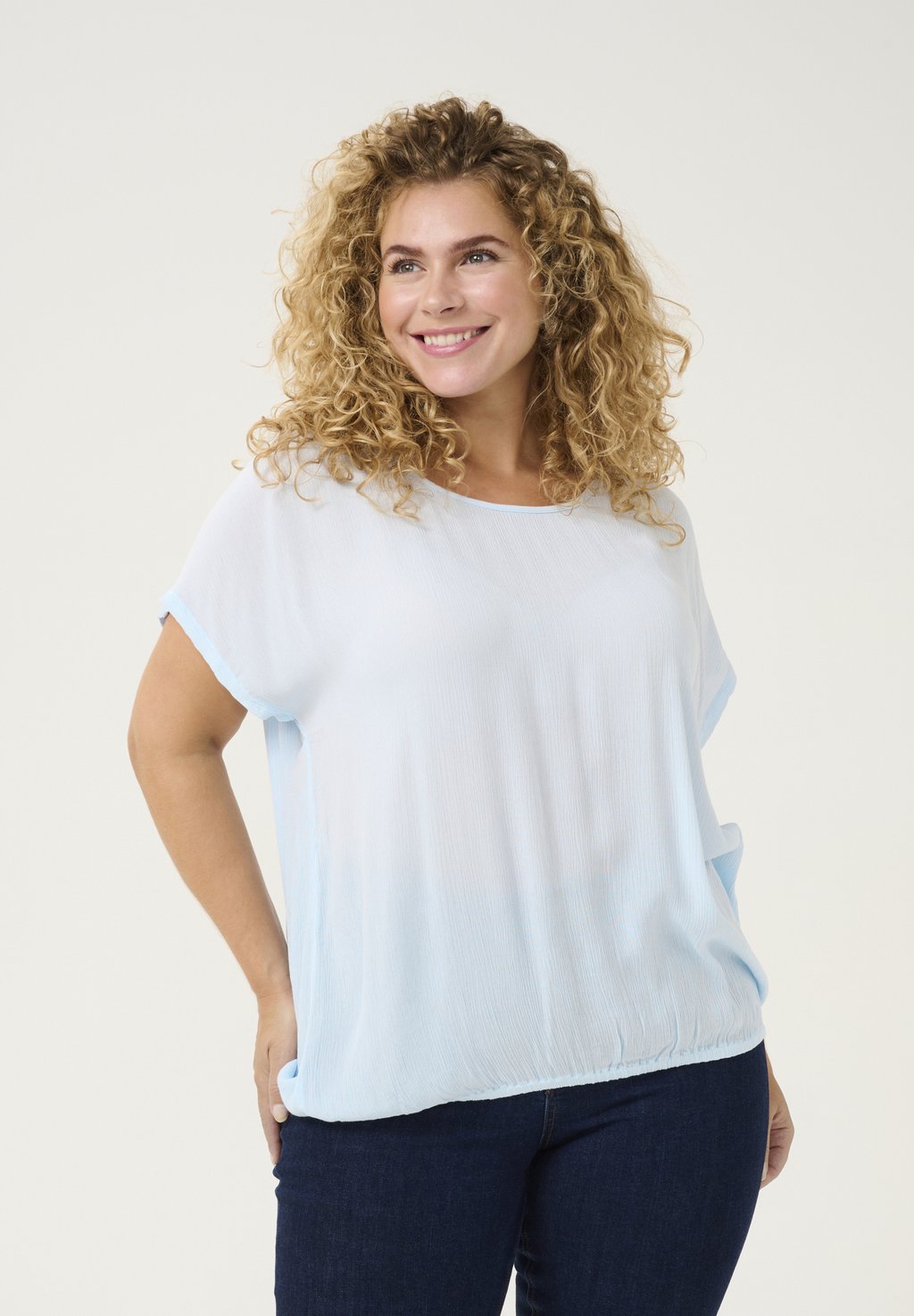 Блуза KCAMI STANLEY Kaffe Curve, светло-голубой 
Блуза KCAMI STANLEY Kaffe Curve, светло-голубой