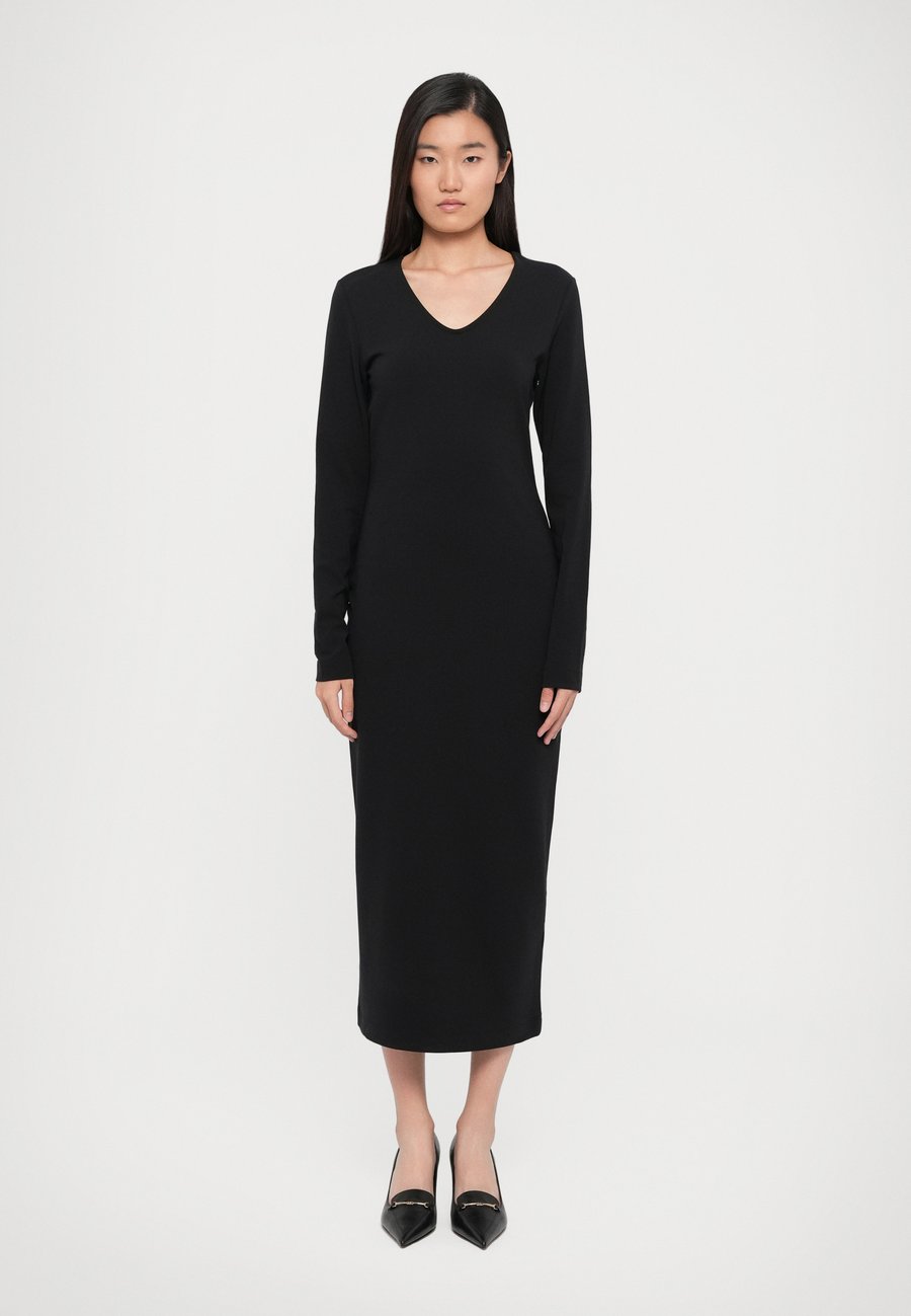 Платье Emporio Armani DRESS, Black
Платье Emporio Armani DRESS, Black