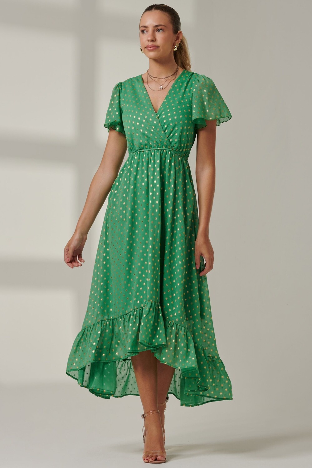 Платье макси с рукавами ангелочками и металлическим эффектом Jolie Moi, зеленый
Платье макси с рукавами ангелочками и металлическим эффектом Jolie Moi, зеленый