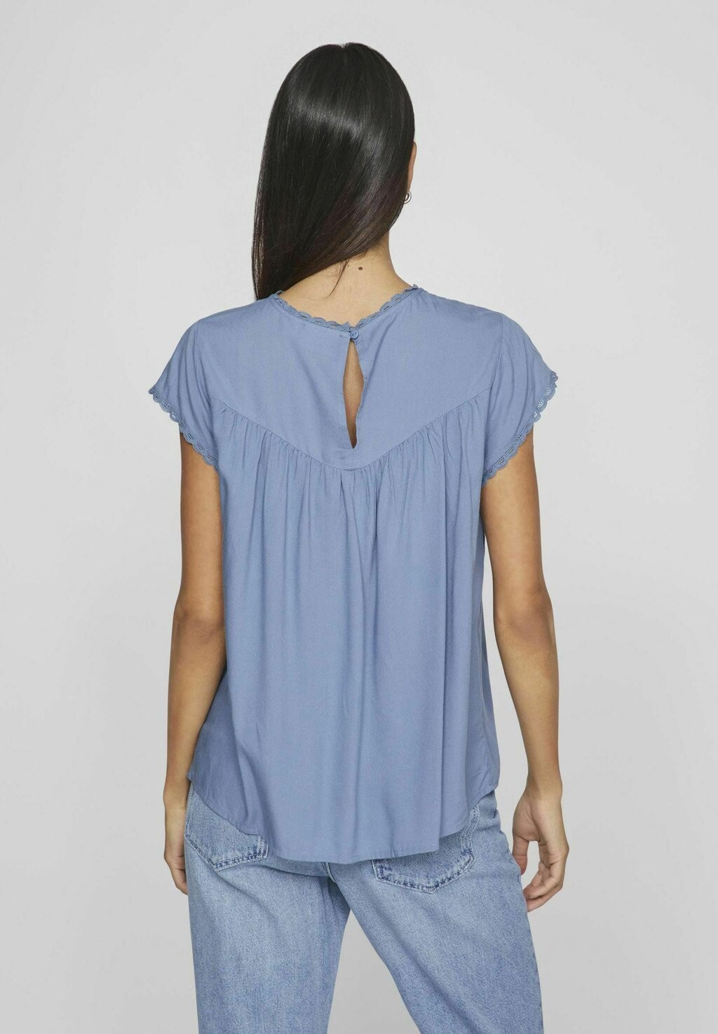 Блуза MIT KURZEN ÄRMELN DETAILREICHES VILA, синий
Блуза MIT KURZEN ÄRMELN DETAILREICHES VILA, синий