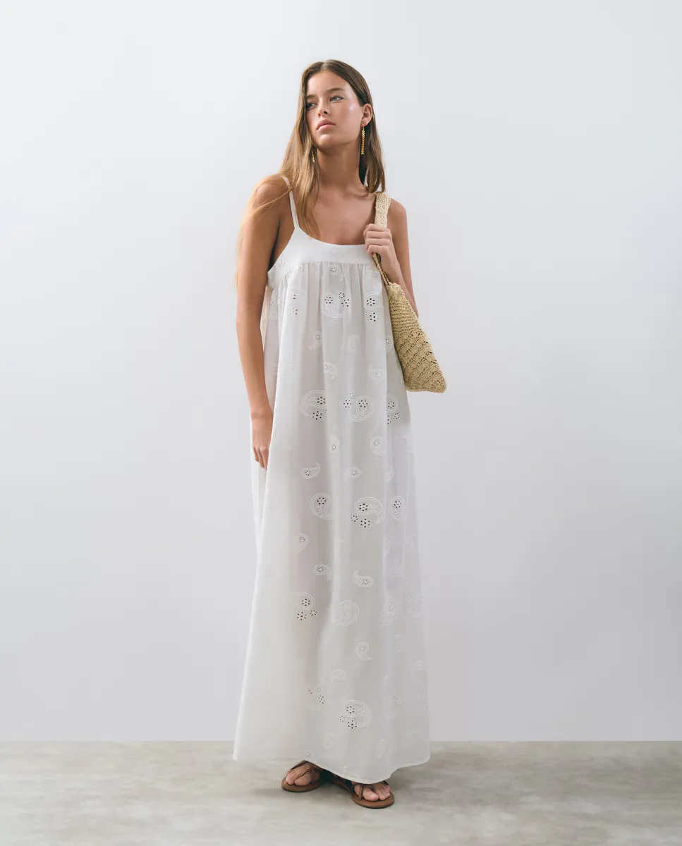 Длинное платье на бретелях с узором пейсли Brownie, белый
Длинное платье на бретелях с узором пейсли Brownie, белый