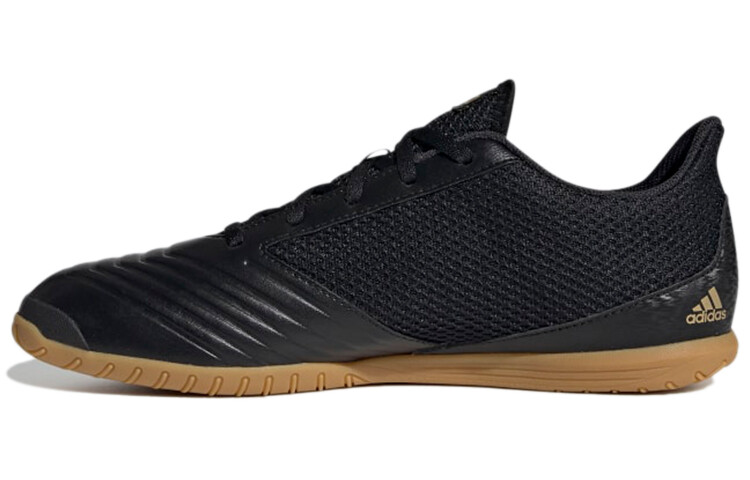 Футбольные бутсы мужские низкие черные Adidas
Футбольные бутсы мужские низкие черные Adidas