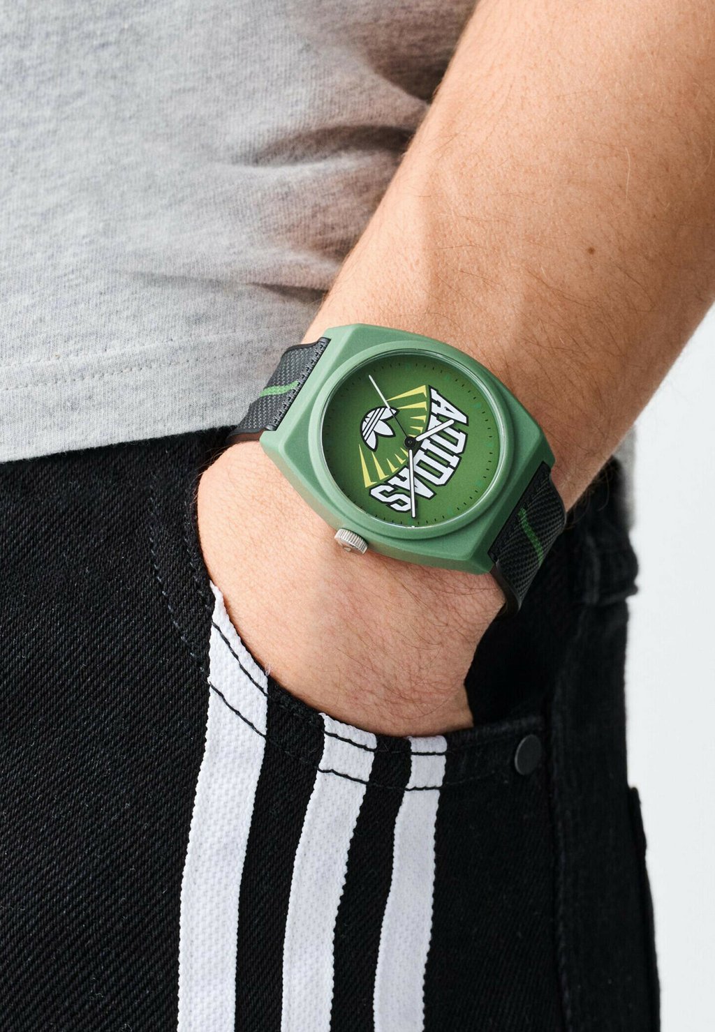 Часы Adidas Originals, черный
Часы Adidas Originals, черный