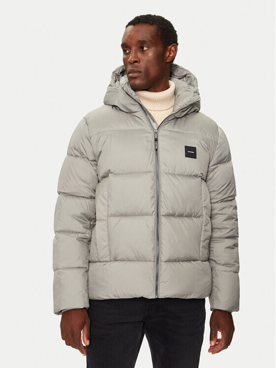 Пуховик стандартного кроя Calvin Klein, серый
Пуховик стандартного кроя Calvin Klein, серый