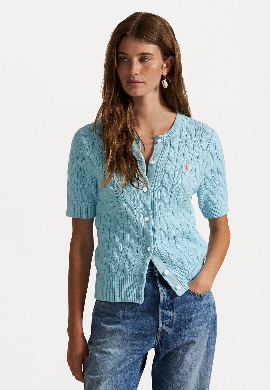 Кардиган Polo Ralph Lauren CABLE KNIT COTTON SHORT SLEEVE CARDIGAN, Acadia Blue/Light Blue
Кардиган Polo Ralph Lauren CABLE KNIT COTTON SHORT SLEEVE CARDIGAN, Acadia Blue/Light Blue