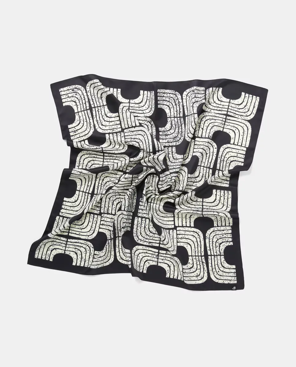 Шейный платок Jo & Mr. Joe, черный
Шейный платок Jo & Mr. Joe, черный