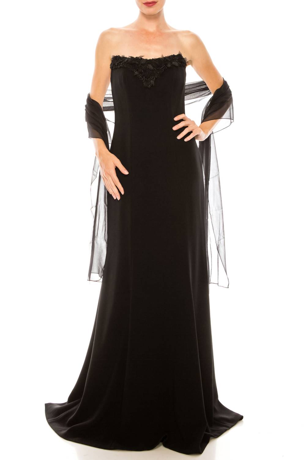 Черное креповое платье фасора А-силуэт с вышивкой на горловине без бретелек Theia
Черное креповое платье фасора А-силуэт с вышивкой на горловине без бретелек Theia