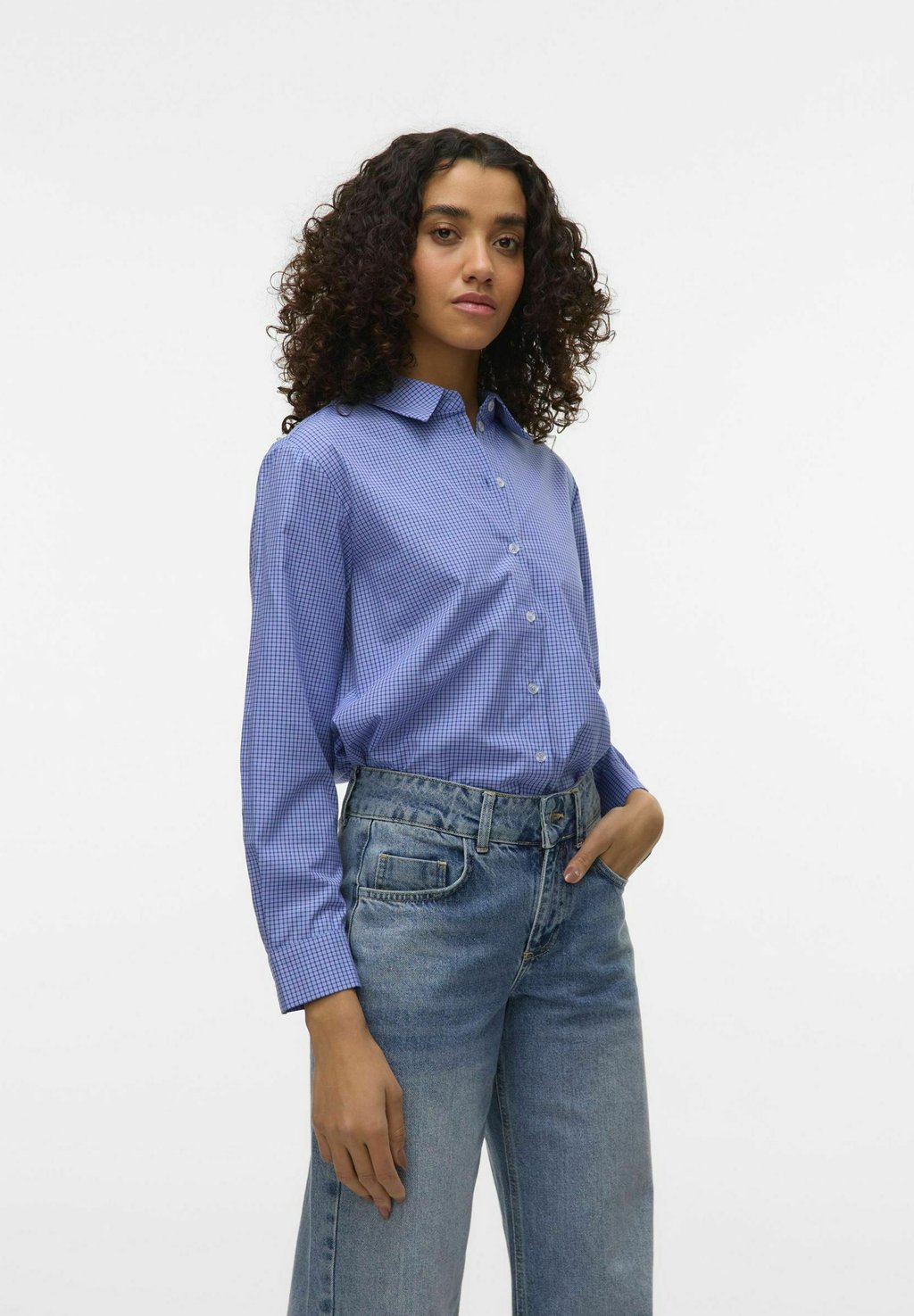 Блузка на пуговицах Vero Moda, синий
Блузка на пуговицах Vero Moda, синий