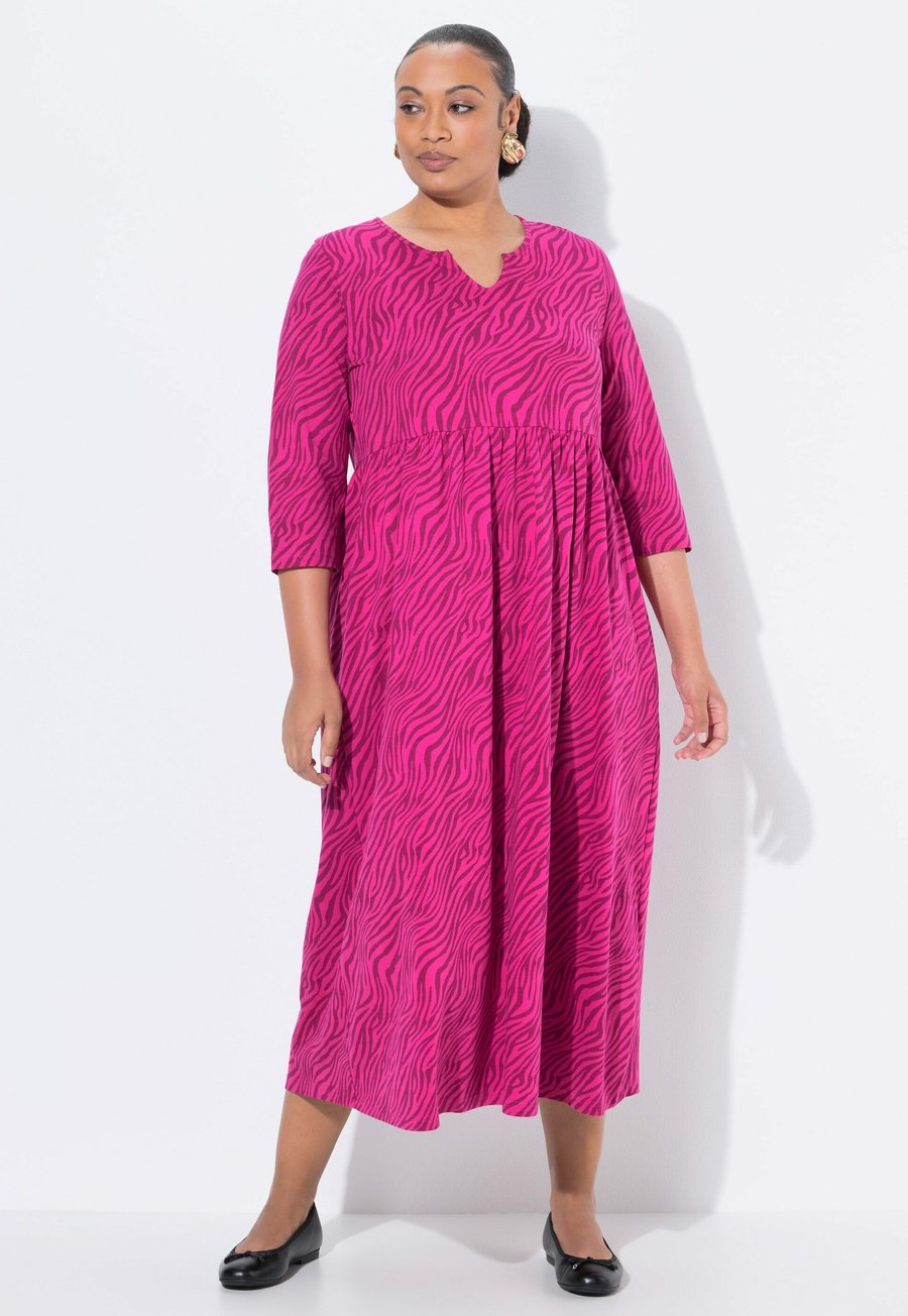 Платье Ulla Popken ZEBRA PRINT EMPIRE , Magnolia Red/Light Pink
Платье Ulla Popken ZEBRA PRINT EMPIRE , Magnolia Red/Light Pink