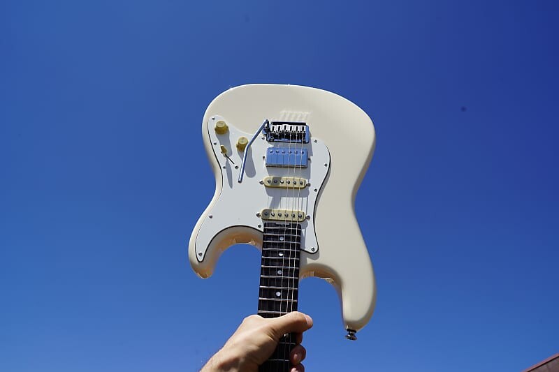 Электрогитара Schecter DIAMOND SERIES PROTOTYPE - Traditional Olympic White 6-String w/ Case
Электрогитара Schecter DIAMOND SERIES PROTOTYPE - Traditional Olympic White 6-String w/ Case