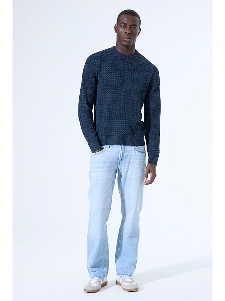 Темно-синий свитер Garcia
Темно-синий свитер Garcia