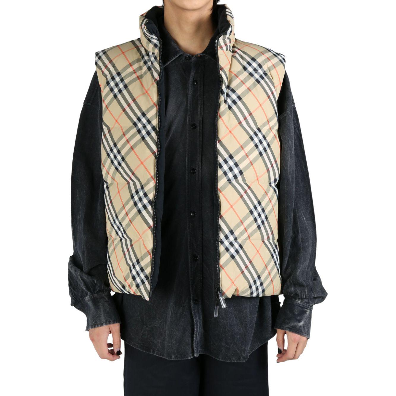 Клетчатый стеганый жилет Burberry, светло-коричневый
Клетчатый стеганый жилет Burberry, светло-коричневый