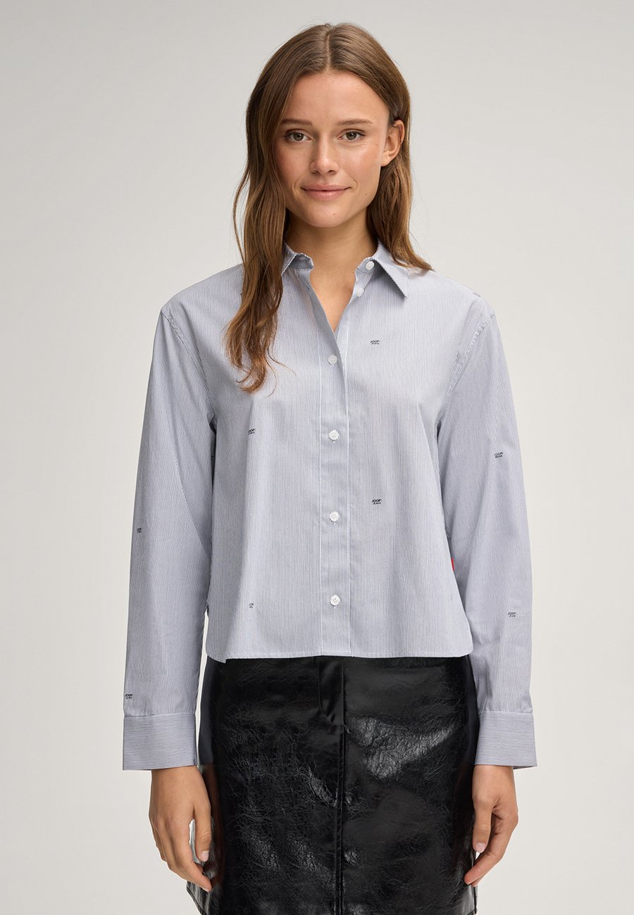 Блуза JOOP! Jeans KRAGEN BHAVANI, Grau Weiß/Grey
Блуза JOOP! Jeans KRAGEN BHAVANI, Grau Weiß/Grey