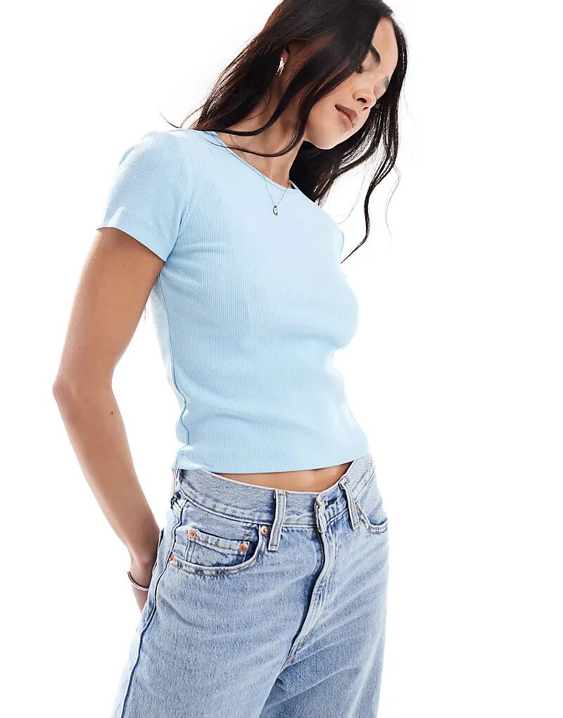 Футболка с круглым вырезом в рубчик нежно-голубого цвета Vero Moda
Футболка с круглым вырезом в рубчик нежно-голубого цвета Vero Moda