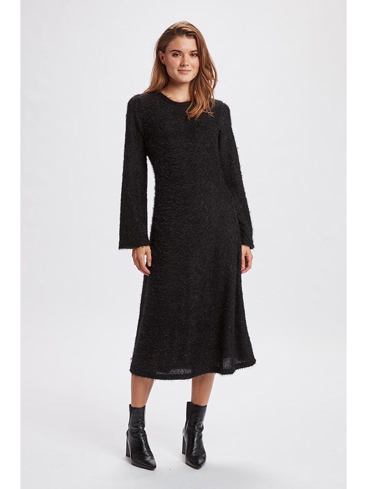 NÜMPH Платье в черном
NÜMPH Платье в черном