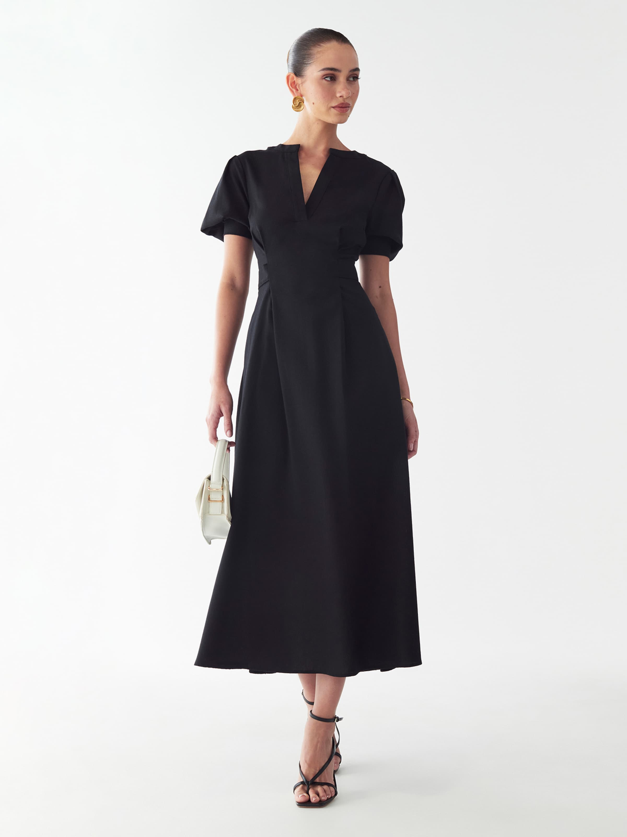 Willa Платье 'Winnie' в черном цвете
Willa Платье 'Winnie' в черном цвете