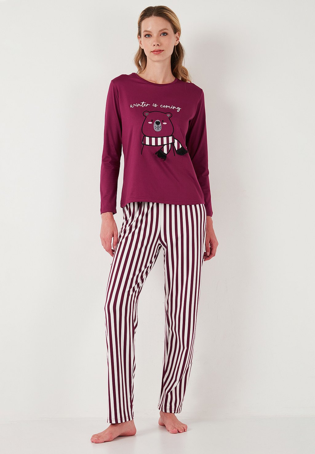 Пижамный комплект SET REGULAR FIT LELA, бордовый
Пижамный комплект SET REGULAR FIT LELA, бордовый