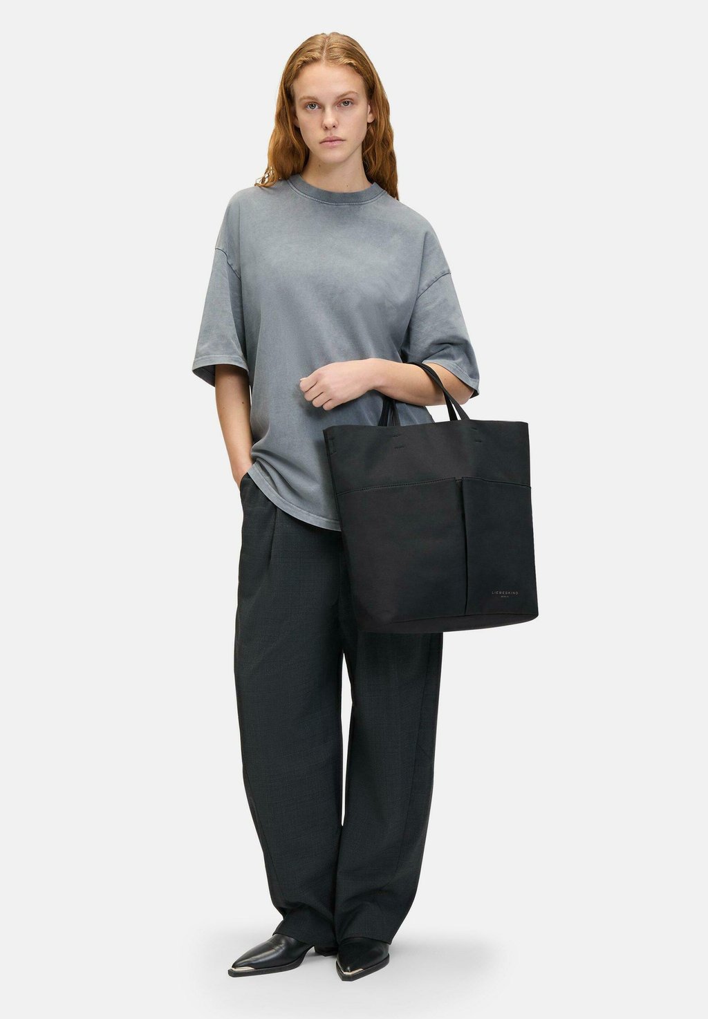 Сумка-тоут TOUT HERA L GRAND Liebeskind Berlin, черный
Сумка-тоут TOUT HERA L GRAND Liebeskind Berlin, черный