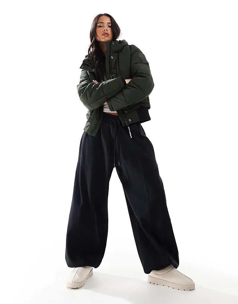 Мягкие джоггеры Stradivarius Balloon черного цвета
Мягкие джоггеры Stradivarius Balloon черного цвета