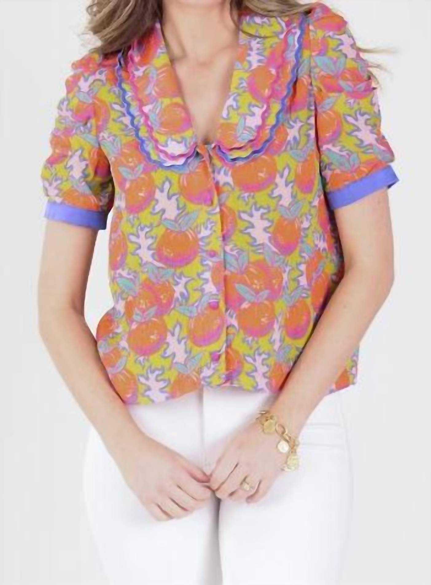 Камерон топ с мультипринтом Emily McCarthy
Камерон топ с мультипринтом Emily McCarthy