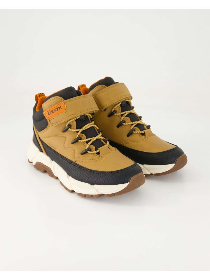 Коричневые ботинки на липучке Geox
Коричневые ботинки на липучке Geox