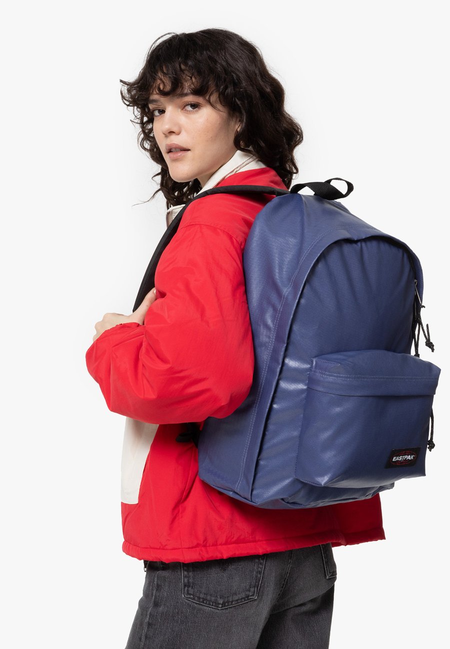 Рюкзак Eastpak OUT OF OFFICE, Glossy Blue/Light Blue
Рюкзак Eastpak OUT OF OFFICE, Glossy Blue/Light Blue