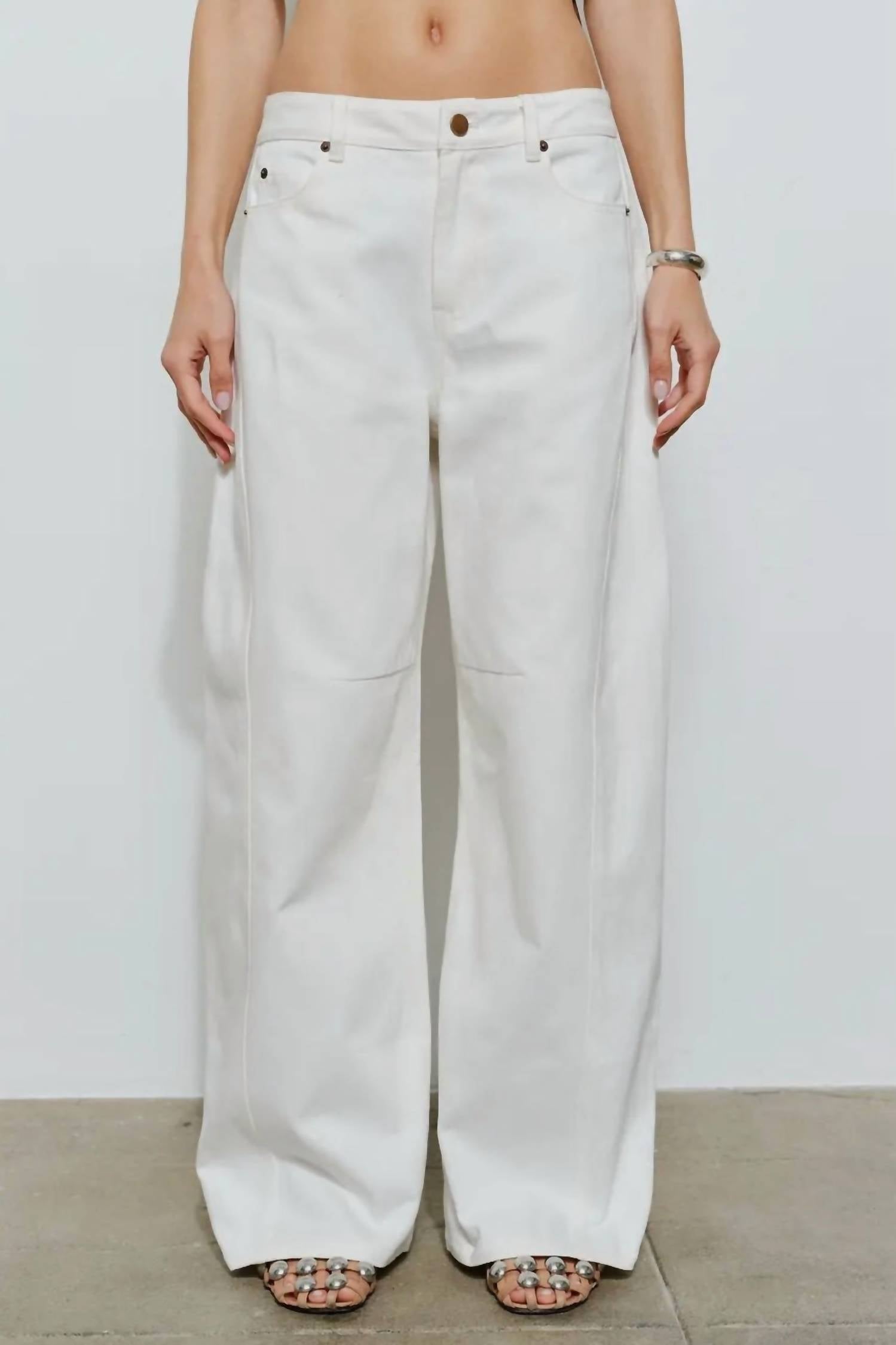 Джинсы Sands в белом цвете Loucia
Джинсы Sands в белом цвете Loucia