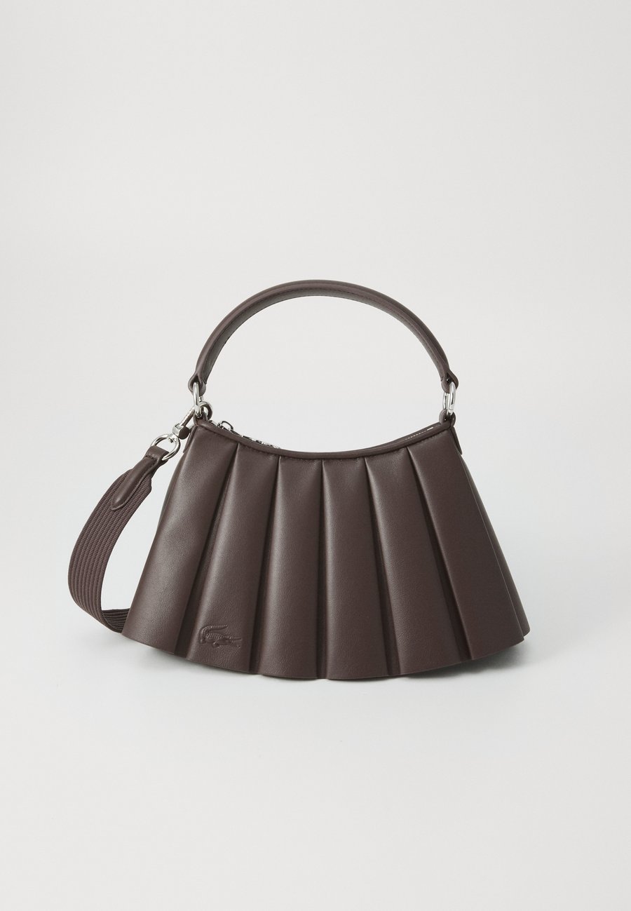 Сумка Lacoste LENGLEN BAG S, Coffee Bean/Dark Brown
Сумка Lacoste LENGLEN BAG S, Coffee Bean/Dark Brown