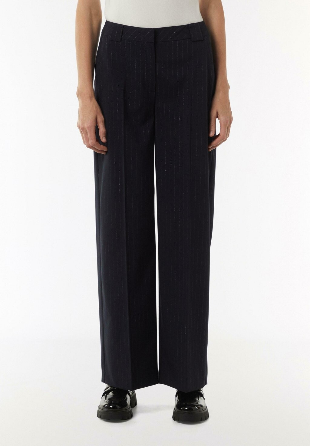 Чиносы NADELSTREIFEN comma, темно-синий
Чиносы NADELSTREIFEN comma, темно-синий