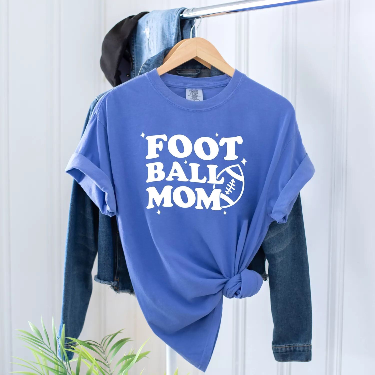 Футболки Football Mom Stars, окрашенные в одежду Simply Sage Market
Футболки Football Mom Stars, окрашенные в одежду Simply Sage Market