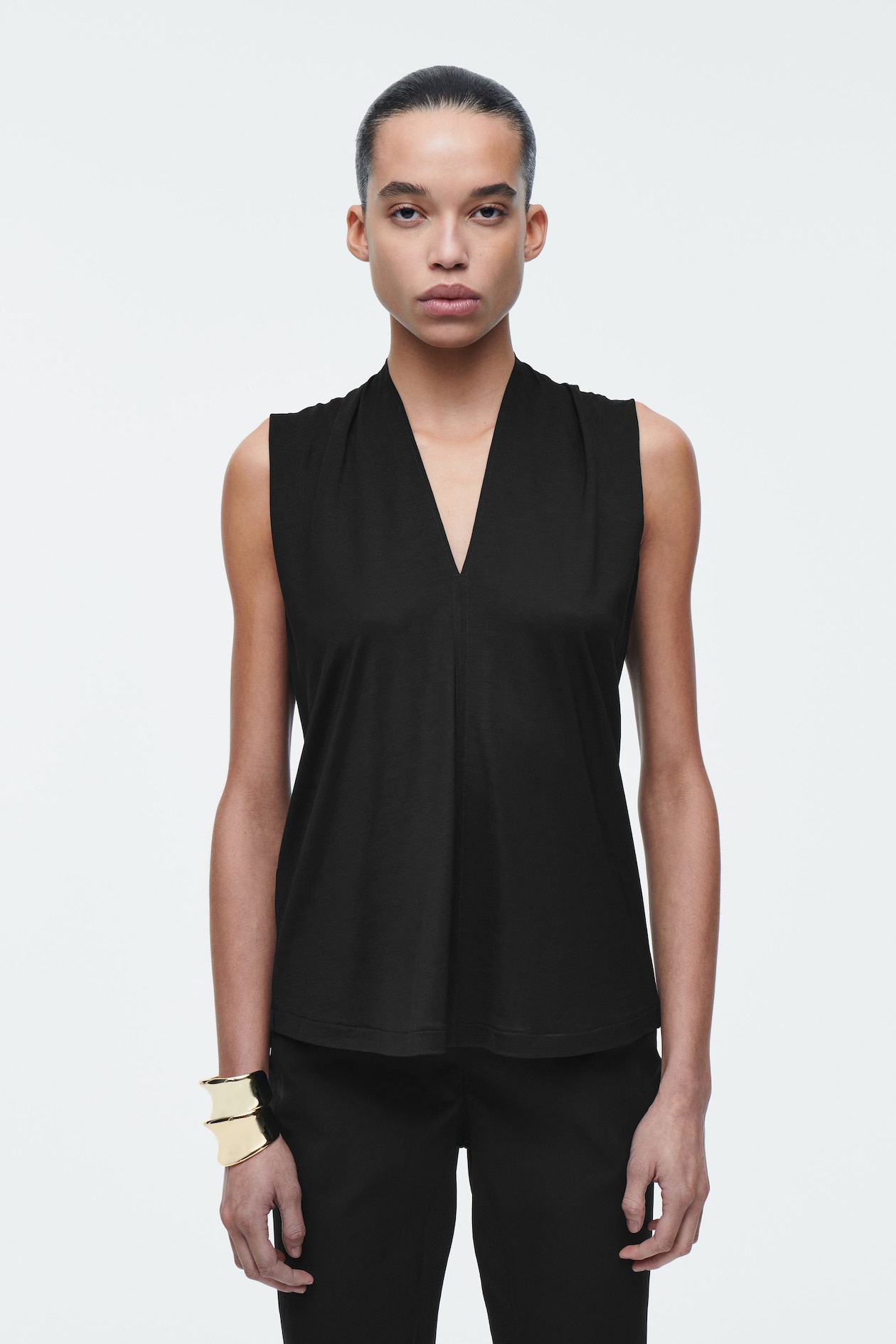 Блузка с v-образным вырезом COS, черный
Блузка с v-образным вырезом COS, черный