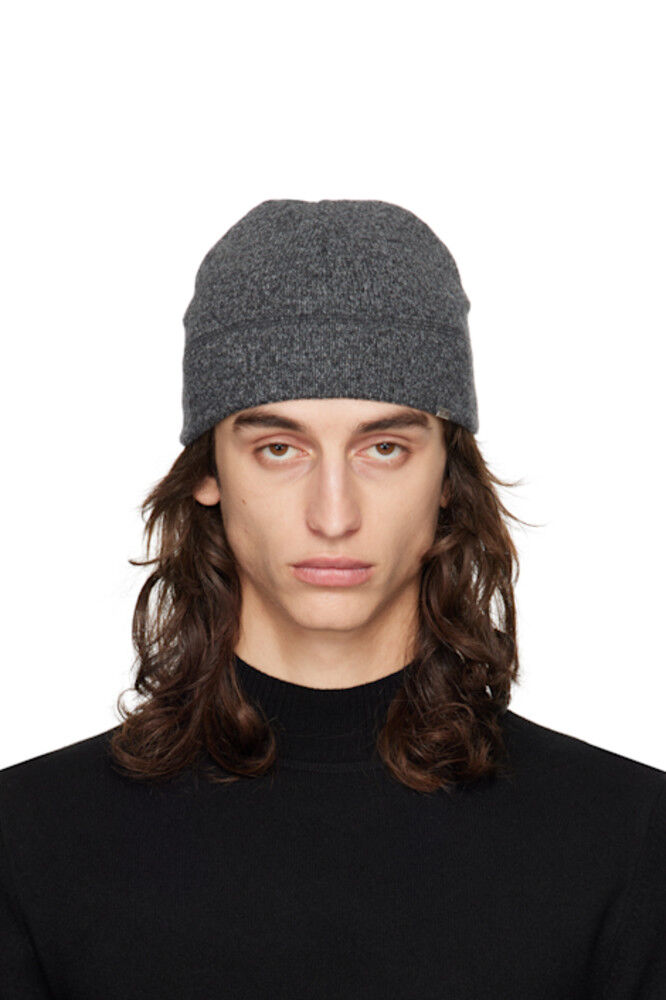 Серая шапка с логотипом HYEIN SEO 
Серая шапка с логотипом HYEIN SEO