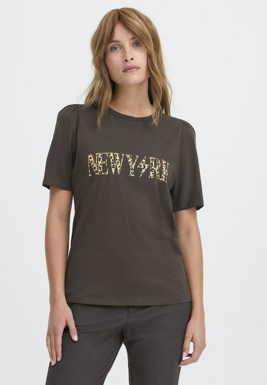 Футболка PULZ PZMAXWELL NEWYORK TSHIRT, After Dark/Dark Brown
Футболка PULZ PZMAXWELL NEWYORK TSHIRT, After Dark/Dark Brown