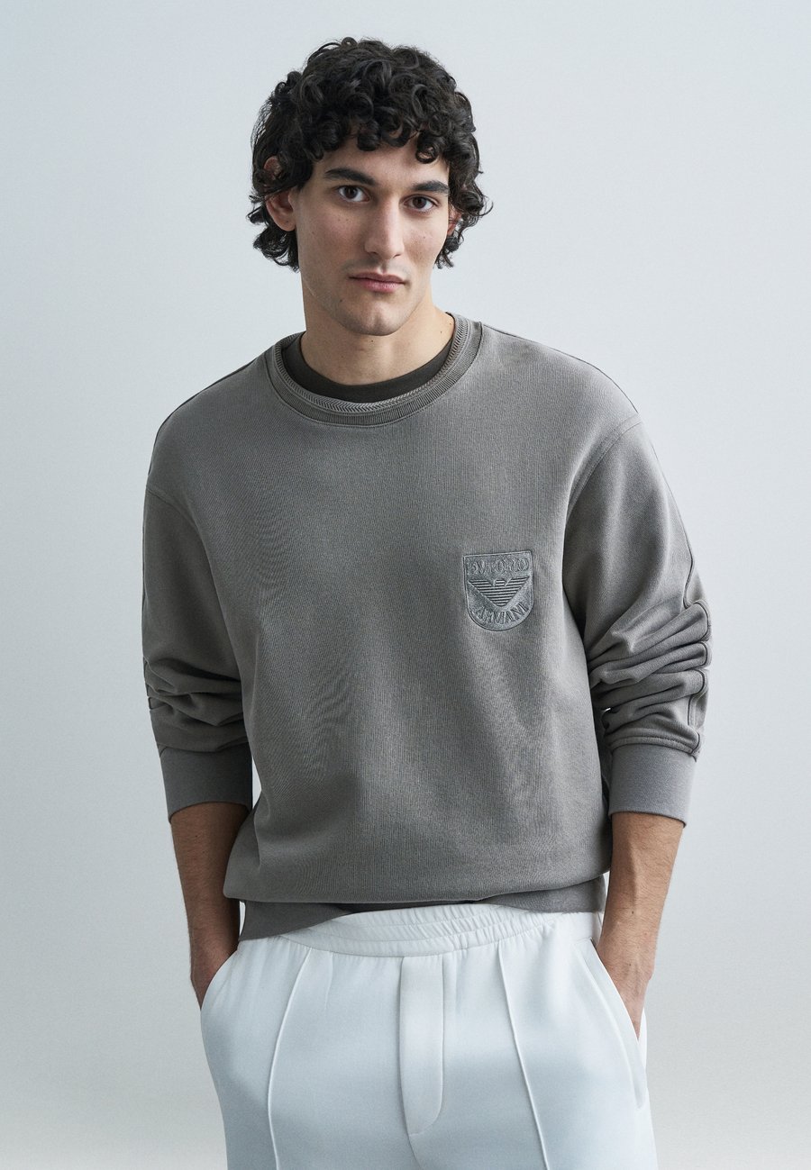 Толстовка Emporio Armani Sweatshirt, Grey
Толстовка Emporio Armani Sweatshirt, Grey