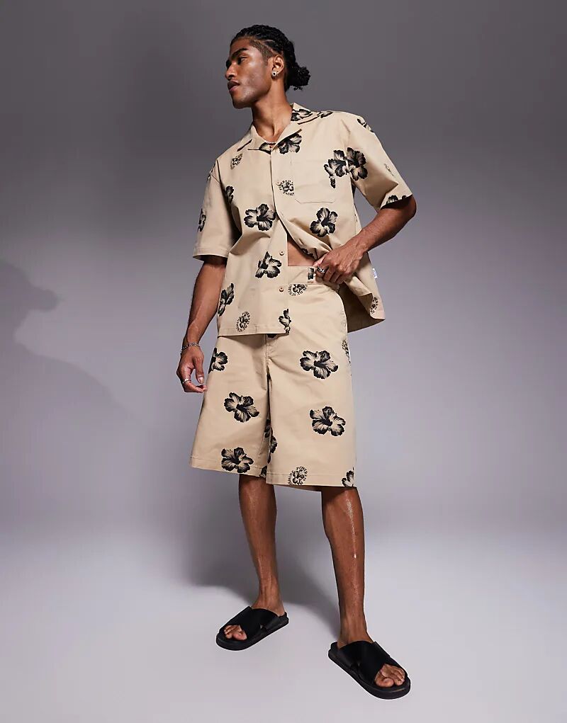 Коричневые шорты Hugo Blue с цветочным принтом и мешковатым кроем
Коричневые шорты Hugo Blue с цветочным принтом и мешковатым кроем