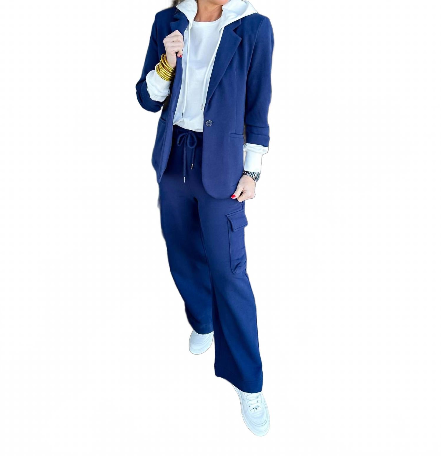 Терриевый костюм с блейзером и брюками в цвете navy RISEN
Терриевый костюм с блейзером и брюками в цвете navy RISEN