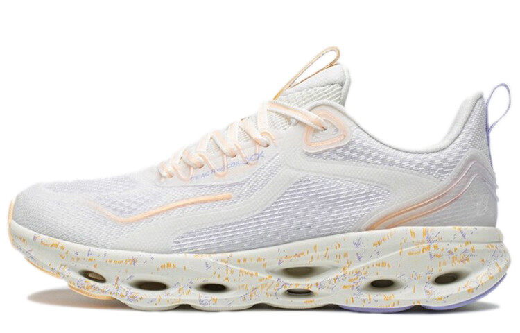 Кроссовки женские с низким верхом белые/фиолетовые Xtep
Кроссовки женские с низким верхом белые/фиолетовые Xtep