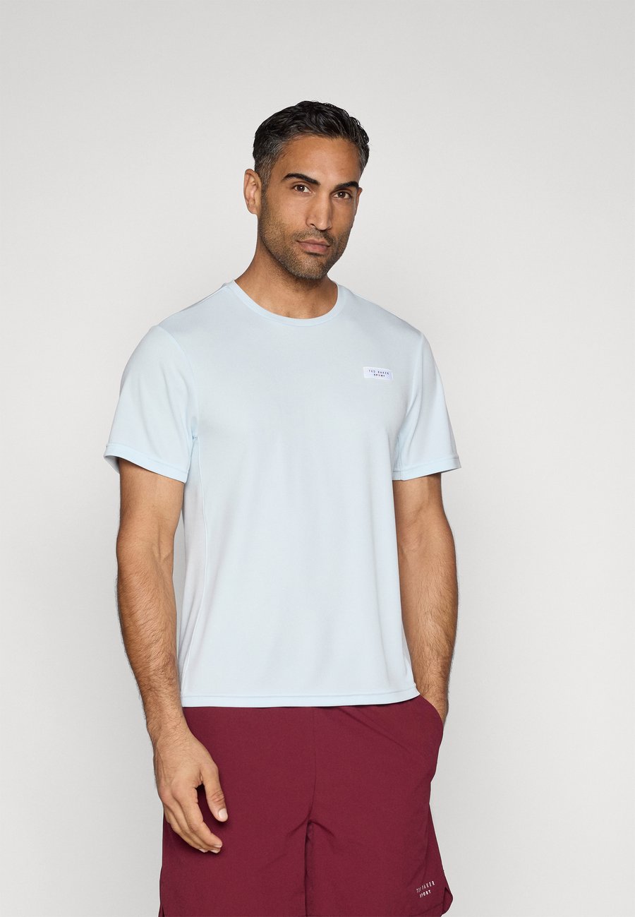 Футболка Ted Baker Sports IDRIS, Ballad Blue/Blue, Синий, Футболка Ted Baker Sports IDRIS, Ballad Blue/Blue
Футболка Ted Baker Sports IDRIS, Ballad Blue/Blue, Синий, Футболка Ted Baker Sports IDRIS, Ballad Blue/Blue