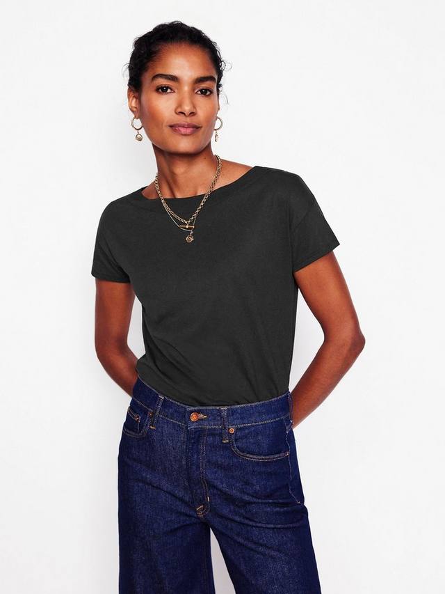 Супер мягкая футболка с вырезом лодочкой Boden, черный
Супер мягкая футболка с вырезом лодочкой Boden, черный