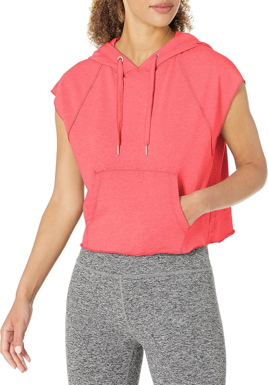 Женская укороченная толстовка без рукавов Calvin Klein Performance с карманом-кенгуру, Energy
Женская укороченная толстовка без рукавов Calvin Klein Performance с карманом-кенгуру, Energy