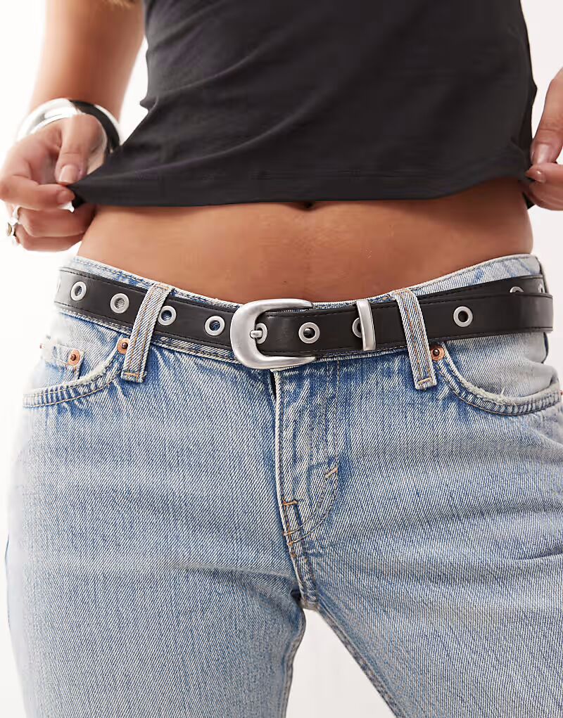 Ремень с люверсами черного цвета Weekday
Ремень с люверсами черного цвета Weekday