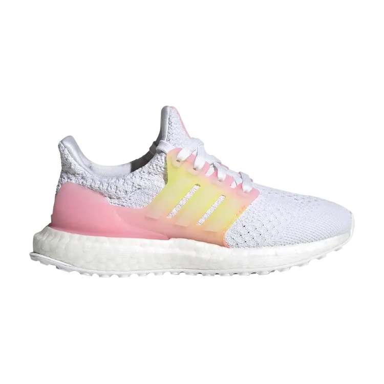 Кроссовки Adidas UltraBoost 5.0 DNA J, белый
Кроссовки Adidas UltraBoost 5.0 DNA J, белый