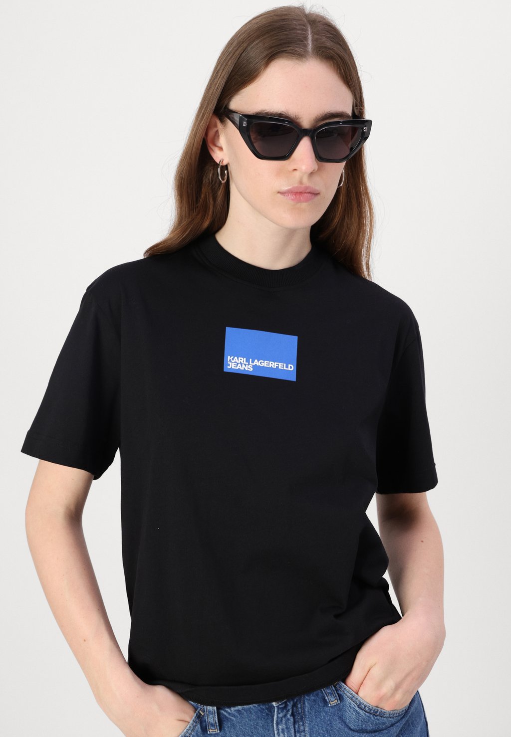 Футболка с принтом BOX LOGO TEE Karl Lagerfeld Jeans, черный
Футболка с принтом BOX LOGO TEE Karl Lagerfeld Jeans, черный