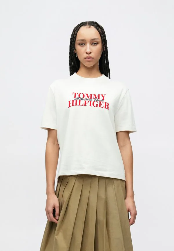 Классическая футболка с логотипом flock, свободного кроя. Tommy Hilfiger, Ivory, Бежевый, Классическая футболка с логотипом flock, свободного кроя. Tommy Hilfiger, Ivory
Классическая футболка с логотипом flock, свободного кроя. Tommy Hilfiger, Ivory, Бежевый, Классическая футболка с логотипом flock, свободного кроя. Tommy Hilfiger, Ivory