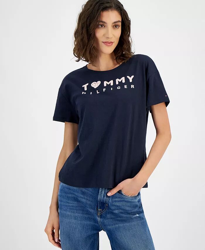Женская хлопковая футболка с логотипом и графическим принтом Tommy Hilfiger, синий
Женская хлопковая футболка с логотипом и графическим принтом Tommy Hilfiger, синий