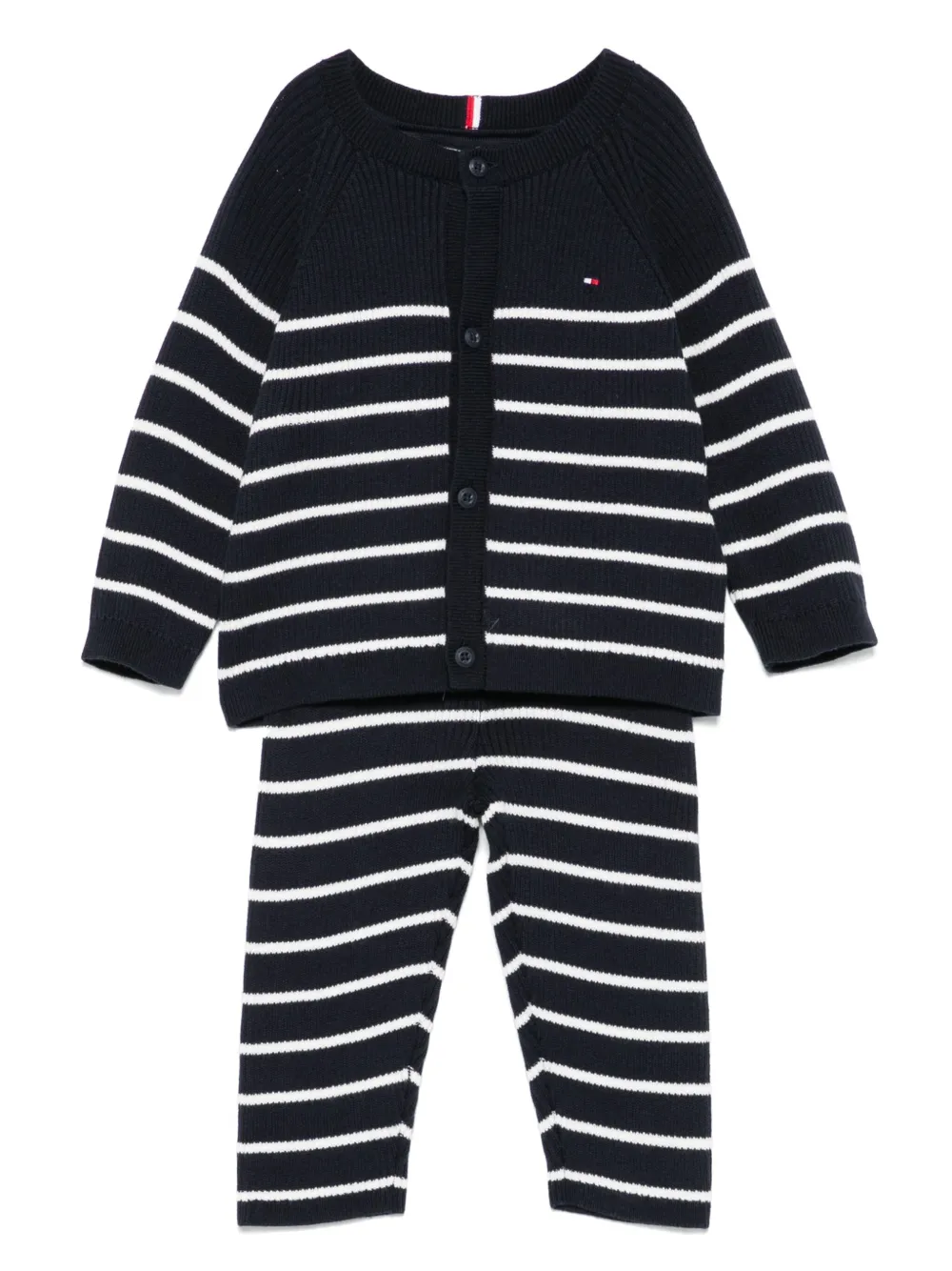 Комплект из полосатой рубашки и брюк Tommy Hilfiger Junior, синий
Комплект из полосатой рубашки и брюк Tommy Hilfiger Junior, синий