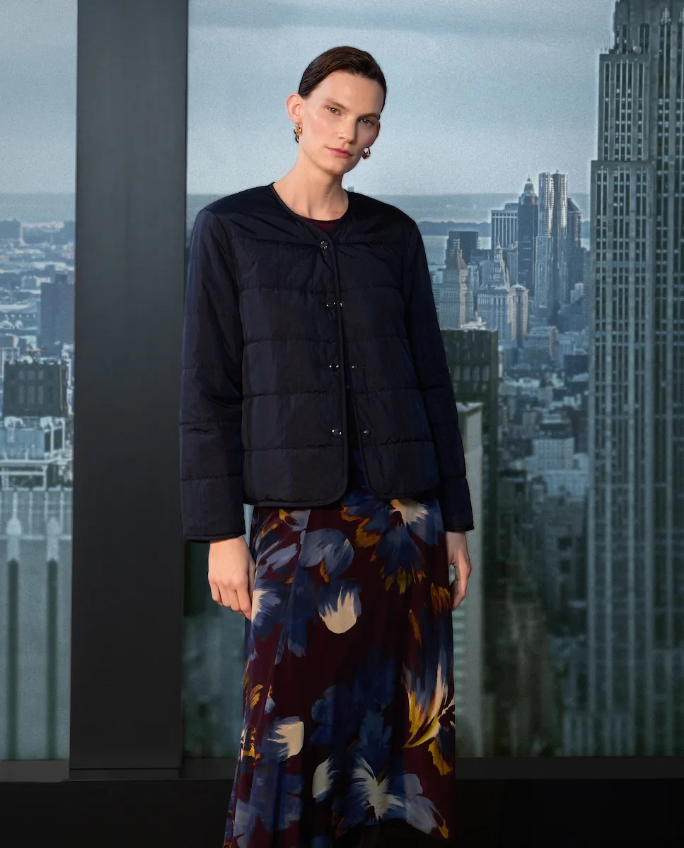 Короткий гладкий пуховик для женщин Woman Limited El Corte Inglés, темно-синий
Короткий гладкий пуховик для женщин Woman Limited El Corte Inglés, темно-синий